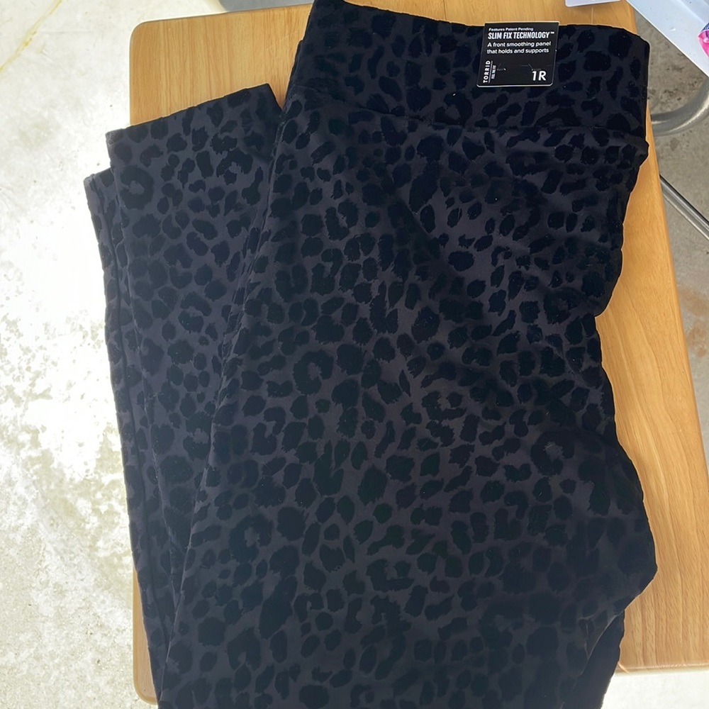 Torrid Leopard Pixie Pants NWT